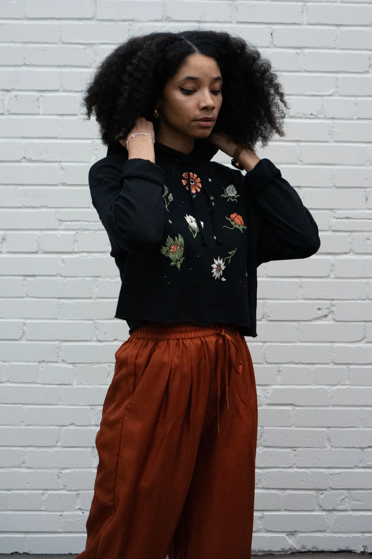 Ditsy - Lightweight Crop Hoodie - Image 5
